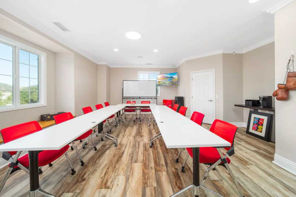 The-Estate-At-Oak-Hollow-retreat-venue-united-states-avenida-bosque-meeting-room-1024x684