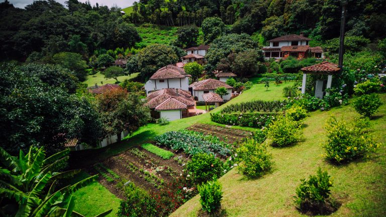 Sales Retreat and SKOs: How to Plan a Productive Retreat for Your Sales Team